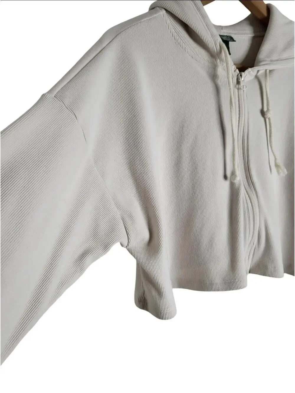 Wild Fable Cream Colored Cropped Ribbed Zip Up Hoodie Size Large - Picture 3 of 9